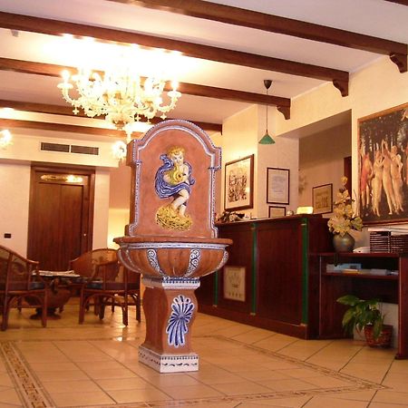 Hotel U' Bais ชิลลา ภายนอก รูปภาพ